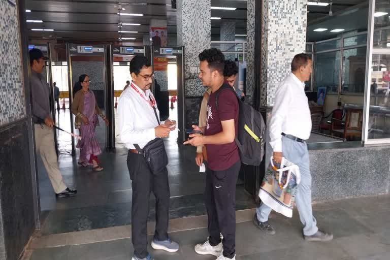 पश्चिम मध्य रेलवे की बंपर कमाई, बिना टिकट यात्रा करने वालों से 101 करोड़ की वसूली